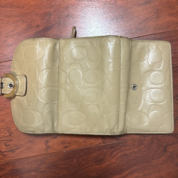 Coach Tan Leather Wallet Classic Design - Picture 6 of 6